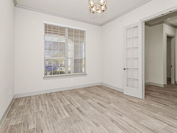 5th image of 209 Fox Trotter