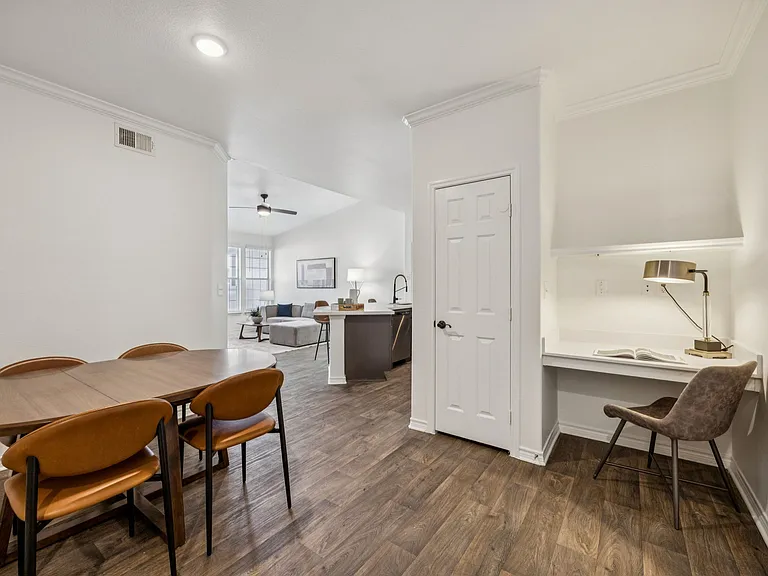 McDermott Place — Photo 20