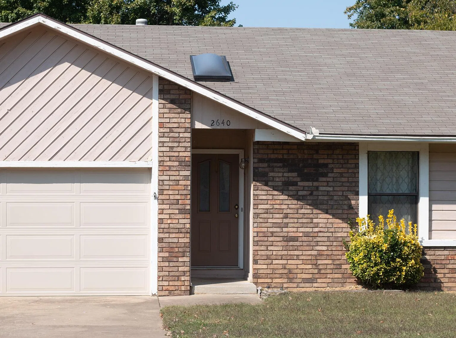 2640 E Country Way — Photo 2