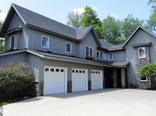 5950 S Shore Ct, Clear Lake, IA 50428