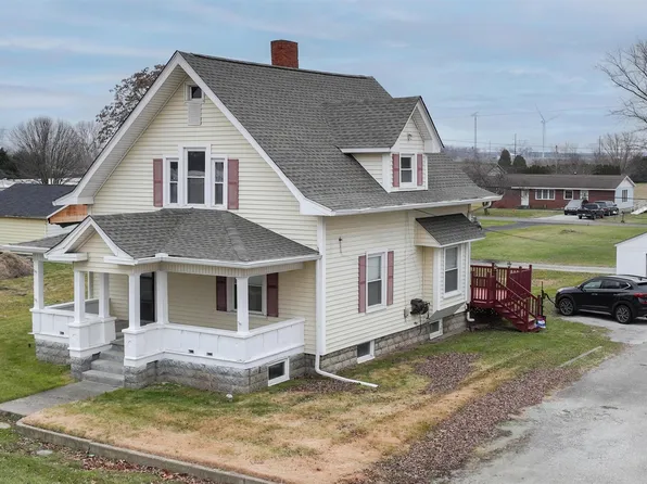 708 E 2nd St, Reynolds, IN 47980