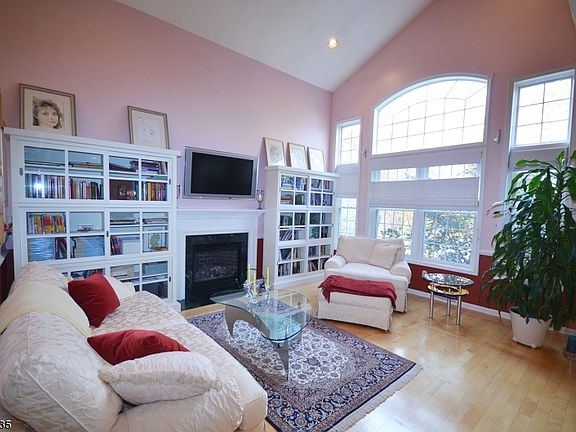 4th image of 26 Oconnor Cir