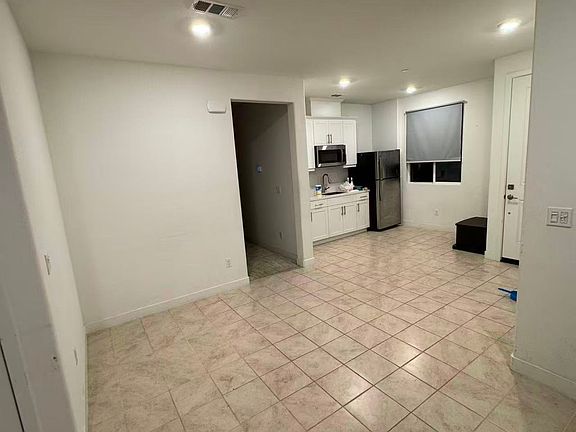 3rd image of 2437 Crater Ave