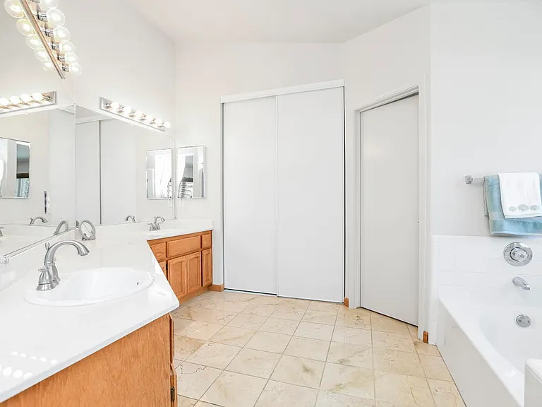 823 Springhaven Dr — Photo 24