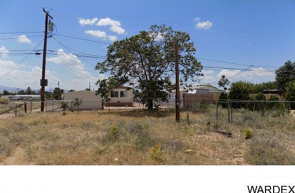 2nd image of 2540 E Thompson Ave