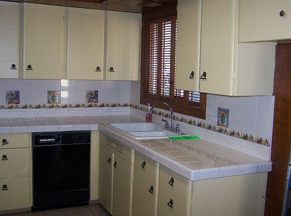 2nd image of 917 Jefferson Ave