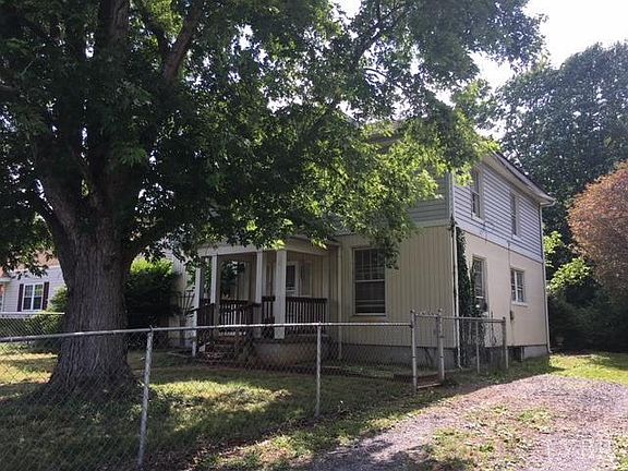 2nd image of 413 Magnolia Ave