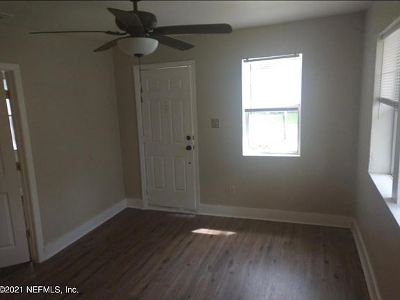 4th image of 3607 Gilmore St