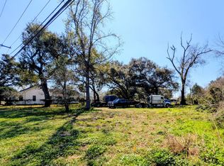 806 N Cleveland St, Dayton, TX 77535