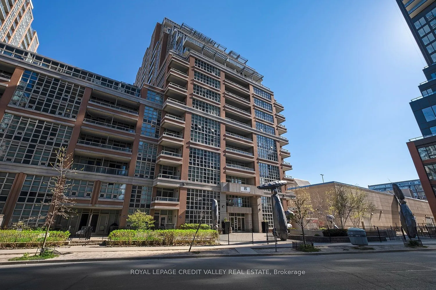 3 bed, $3,700 — Photo 1