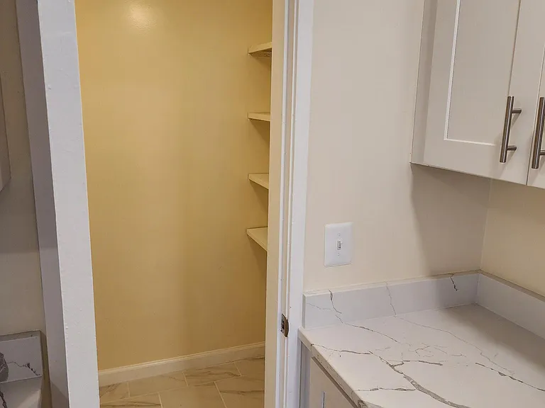 Kitchen pantry