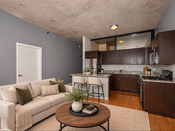 4th image of 235 W Van Buren St Unit 2002