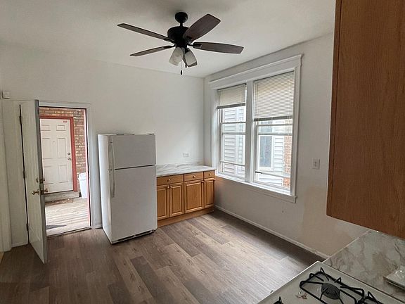 2nd image of 1352 N Western Ave #2