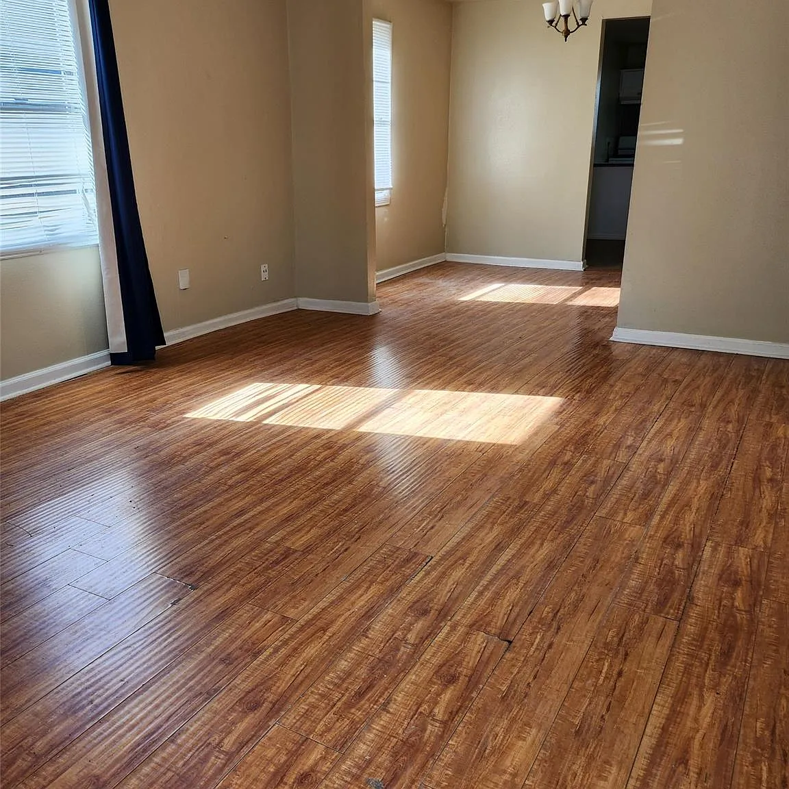 3 bed, 2.0 bath, 1064 sqft, $1,595 — Photo 2