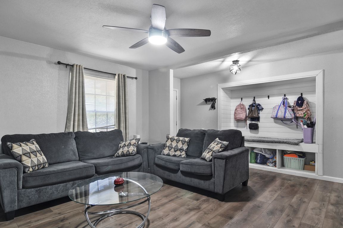 next background image