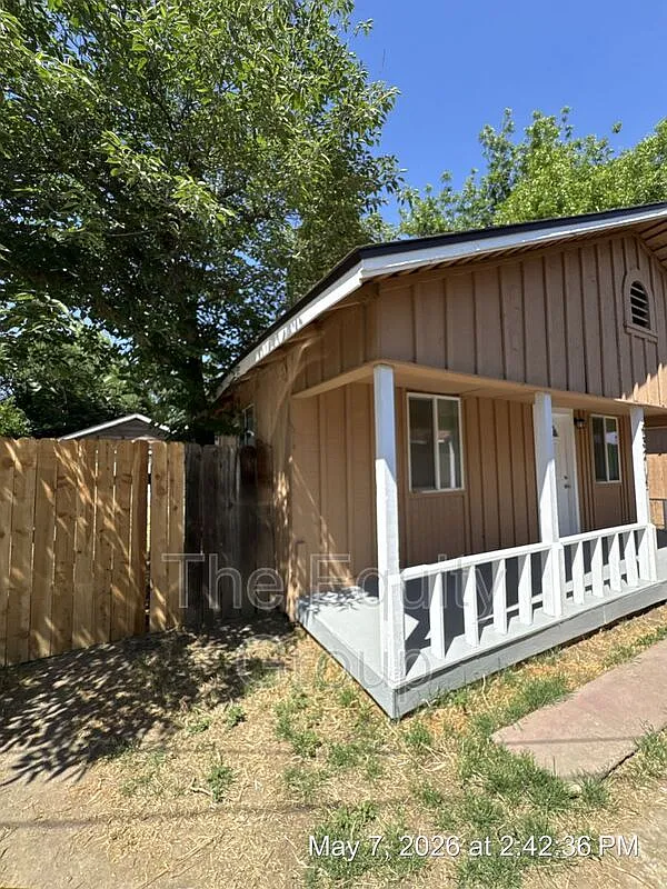 Building Photo - 932.5 W Goshen Ave