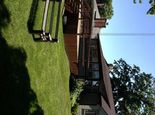 5151 Browns Beach Rd, Rockford, IL 61103