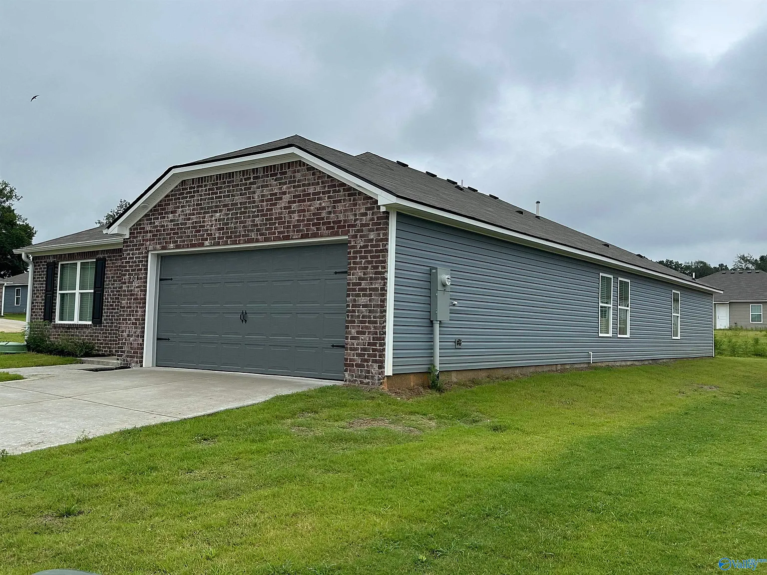 4 bed, 2.5 bath, 1955 sqft, $1,850 — Photo 2