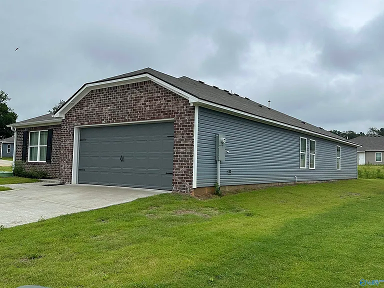 205 Six Pence Ct — Photo 2