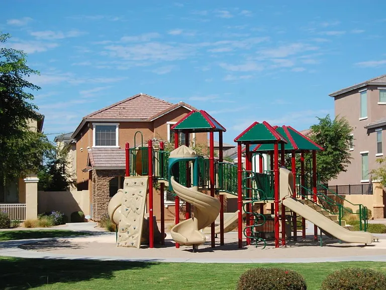 585 S Buena Vista Ct — Photo 13