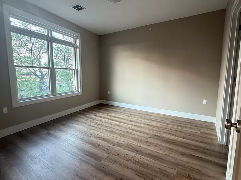 4237 Bergen Tpke #4C — Photo 6