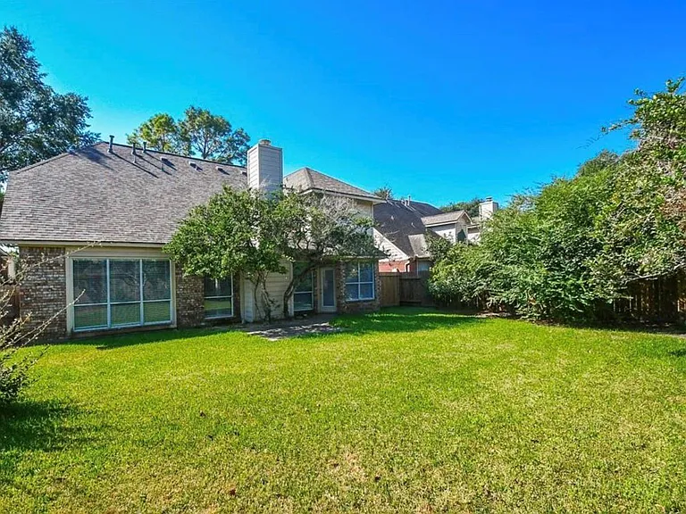 18522 Autumn Park Dr — Photo 14