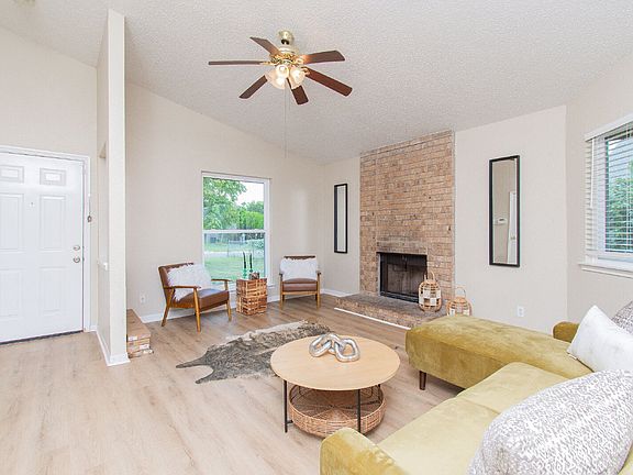 2nd image of 2210 Carousel Dr
