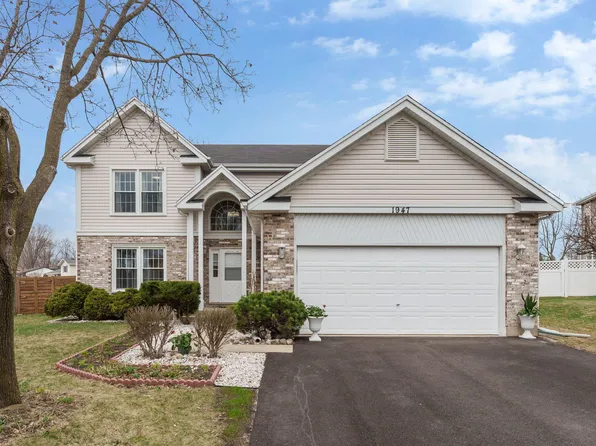 1947 Lucille Ln, Hanover Park, IL 60133