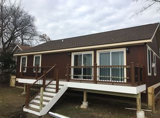 33706 N Lake Shore Dr, Grayslake, IL