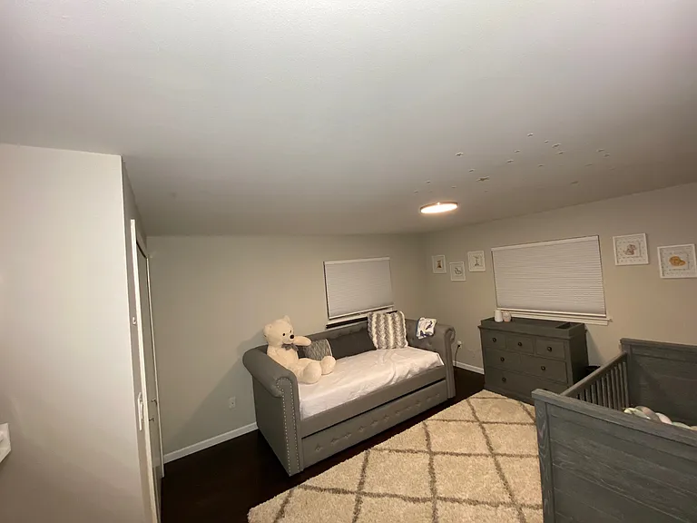 4077 Lincoln Dr — Photo 24