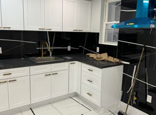 44 Van Cortlandt Park Ave #1F, Yonkers, NY 10701