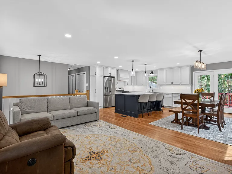 9810 Meadow Valley Dr — Photo 29