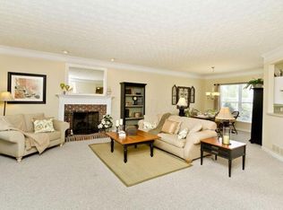 6056 Haybury Dr, New Albany, OH 43054
