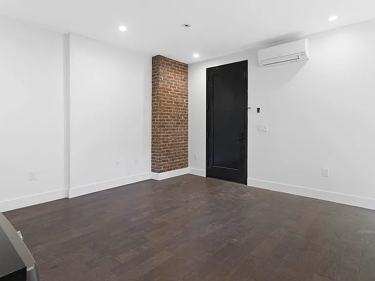 134 Beach 122 St #2 — Photo 8