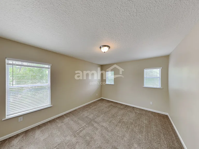 664 Mackenzie Cir — Photo 19