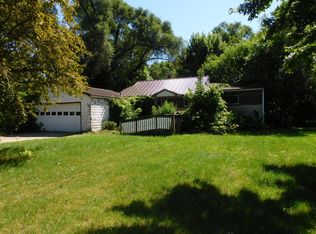 2533 Woodley Dr, Benton Harbor, MI 49022