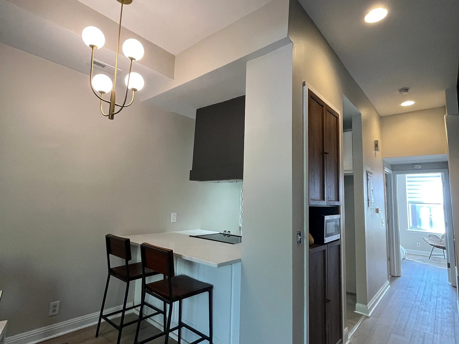 2 bed, 1000 sqft, $1,650 — Photo 3