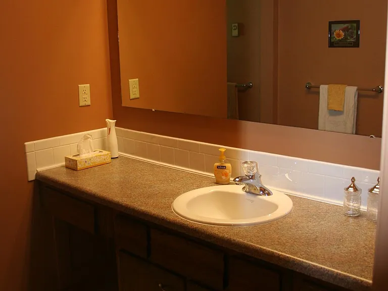 102 N Redwood Ln — Photo 7