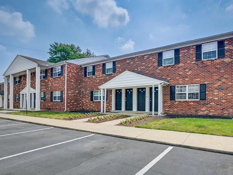Mapleton Square Apartment Homes — Photo 19