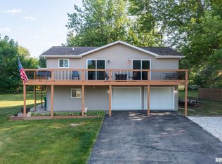 2196 Lakeview Rd N, Dahinda, IL 61428