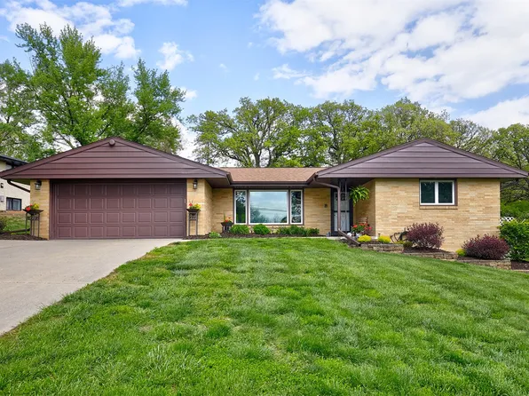 6735 NW Timberline Dr, Des Moines, IA 50313