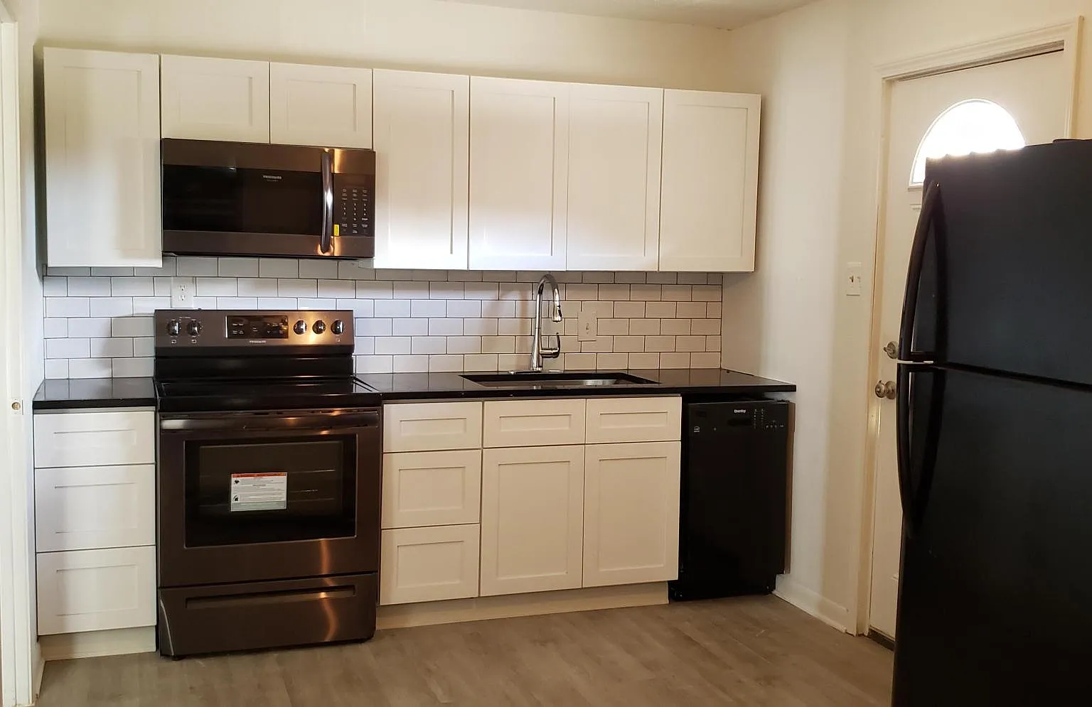 1 bed, 450 sqft, $900 — Photo 1