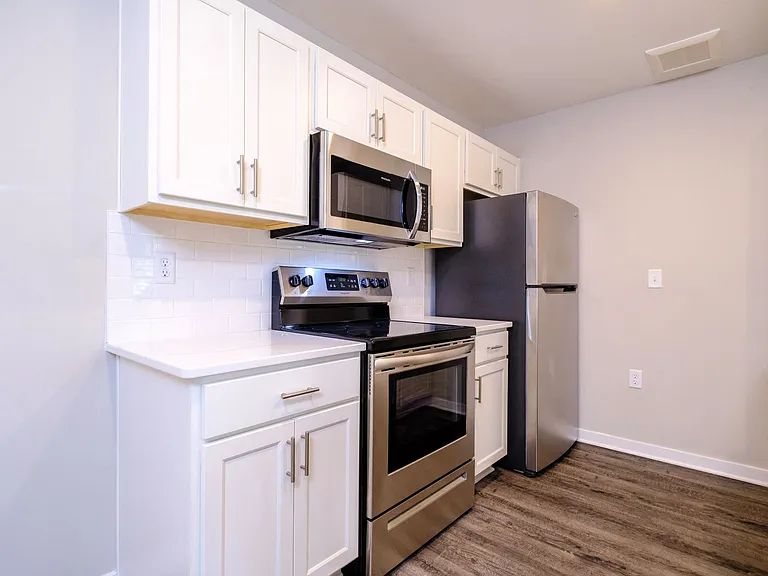 Saw Mill Village Apartments — Photo 5