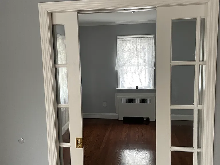 302 Oakford St — Photo 6