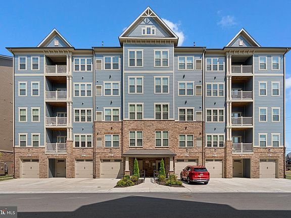 2nd image of 3520 Starlight St #302