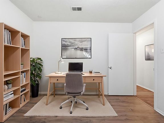 4th image of 1511 E Tucker Blvd