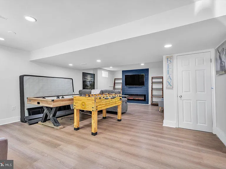 16 Claro Ave — Photo 22