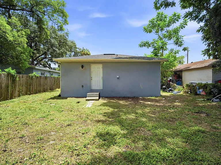 8310 N Brooks St — Photo 19