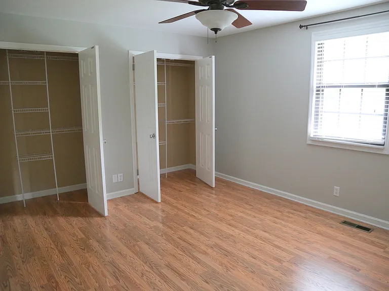 5856 Brentwood Trce — Photo 13