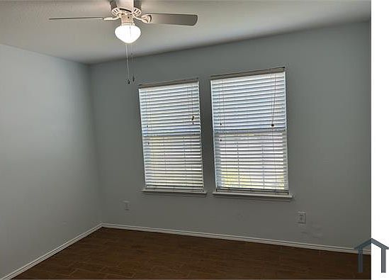 1st image of 1925 Livingston Ln